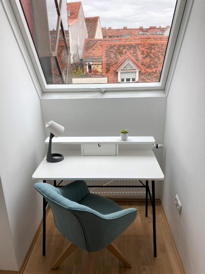 Carillon By Bestchoice - Old City - Self Check-In With Parking Option Graz Exteriör bild