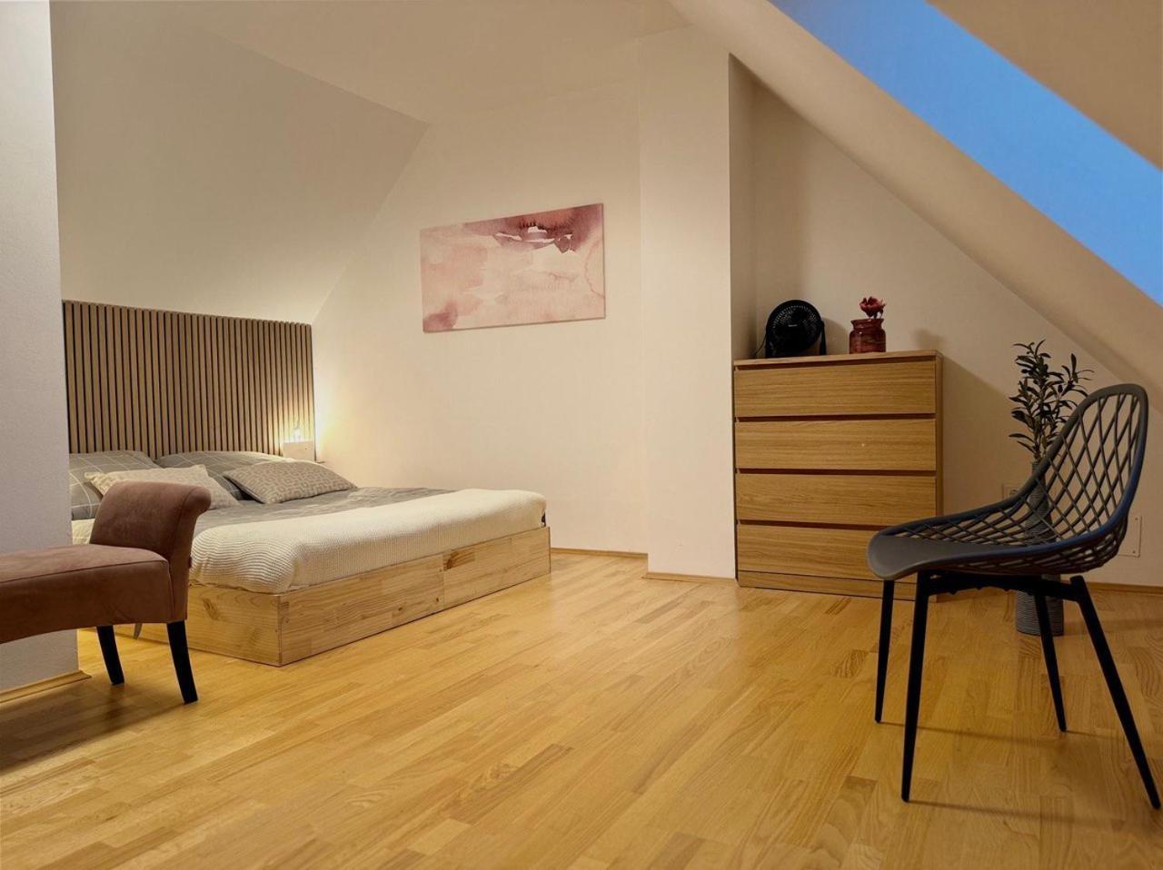 Carillon By Bestchoice - Old City - Self Check-In With Parking Option Graz Exteriör bild
