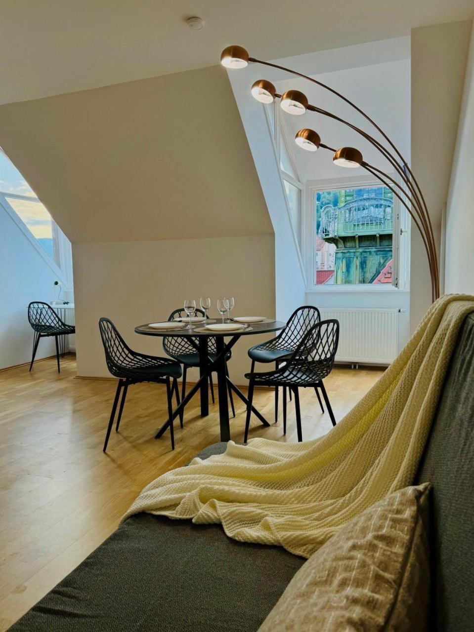 Carillon By Bestchoice - Old City - Self Check-In With Parking Option Graz Exteriör bild